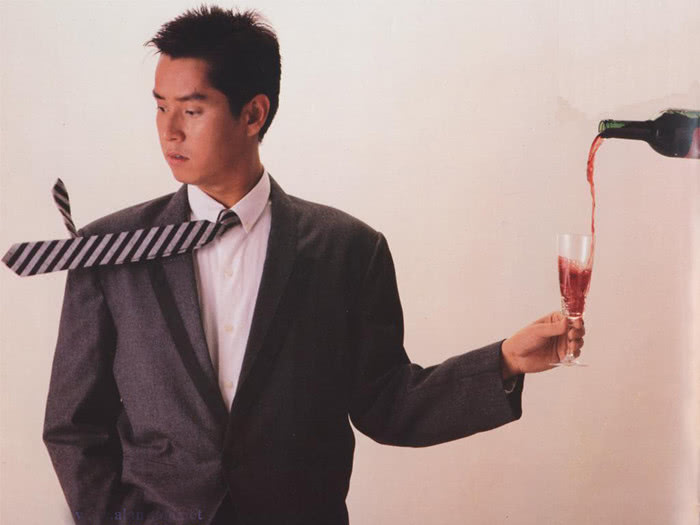 香港乐坛最高地位的黄家驹刘德华谭咏麟,谁才