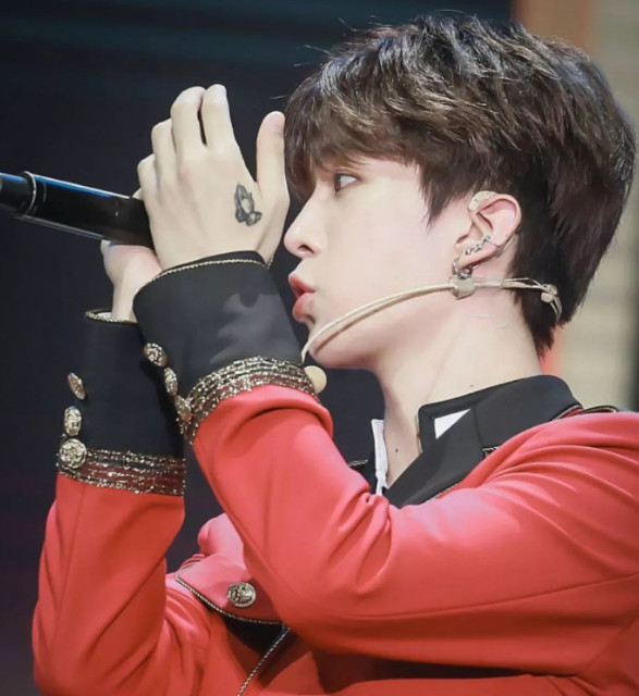 范丞丞满18岁就已有3处纹身，每个都有特殊意义，第3个最感人