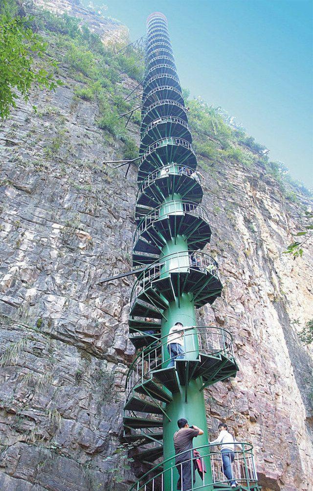 郑州周边好玩的地方——88米绝壁太行摩天筒梯