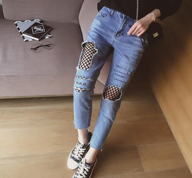 原来街拍达人们的上镜武器, 是来源于这些破洞牛仔裤