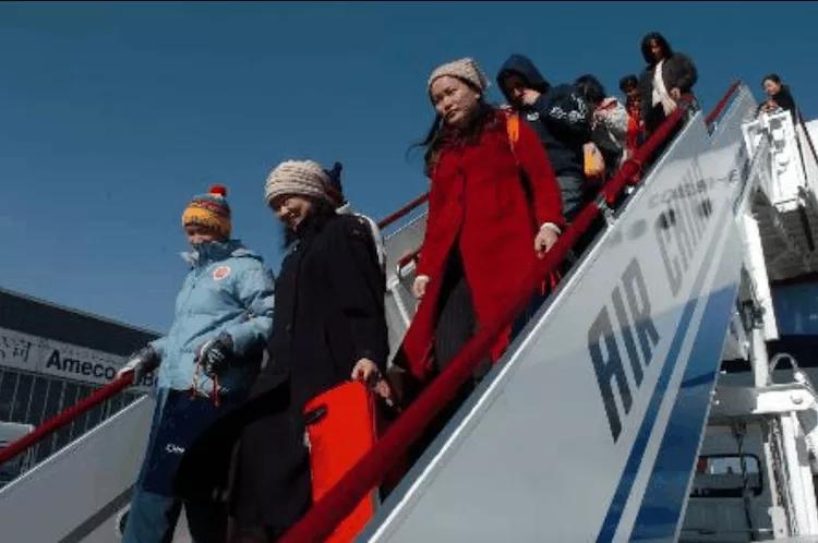 越南美女纷纷涌入中国,下飞机后感叹:中国城市