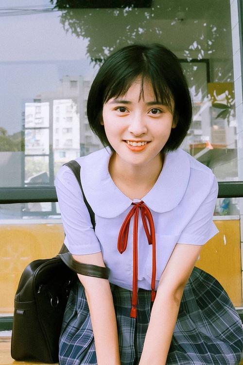 沈月ins账号曝光,关注了吴亦凡陈伟霆,却只有胡