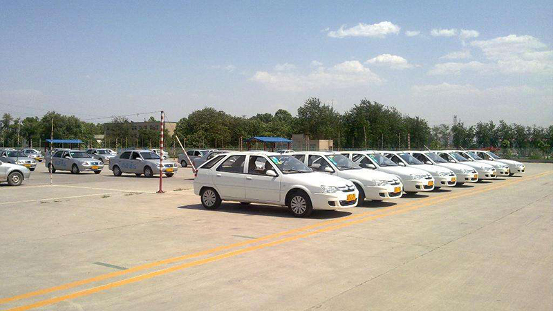 现在考驾照 到底是科二难还是科三难?