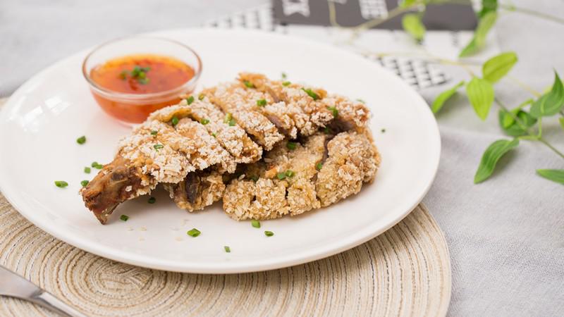 甜辣酱美味炸猪条，鲜香酥脆味道美到炸！