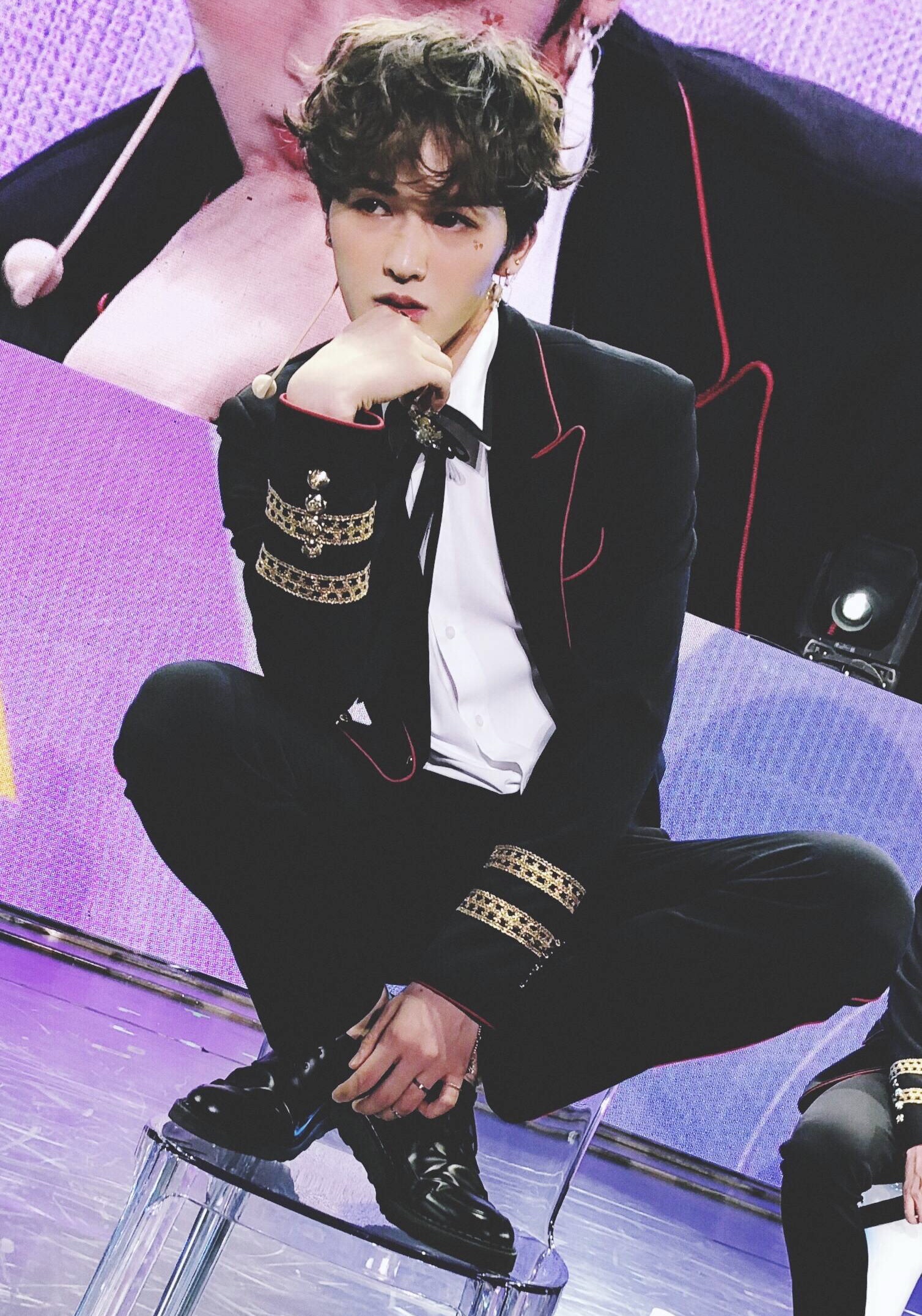 朱正廷向粉丝道歉说出不让拍照的原因,却被网