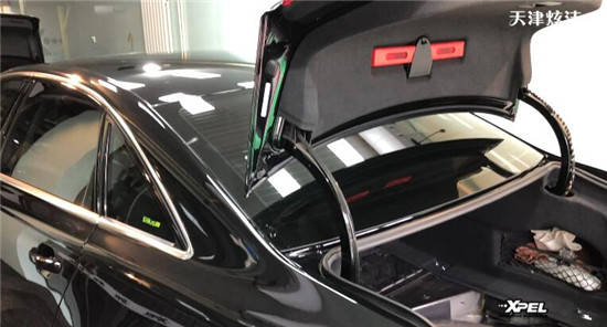 奥迪A6改装电动后备箱-天津炫洁专业施工完美品质