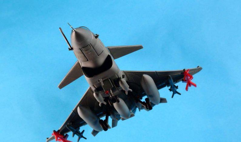 歼10首次成功走出国门,阿根廷迎来尊严,英国:这