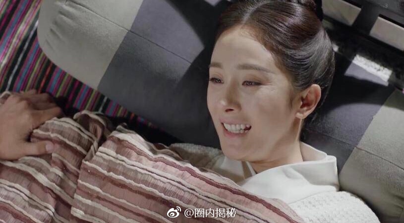 网友投稿杨幂削骨脸上已经挂不住肉了,你们觉