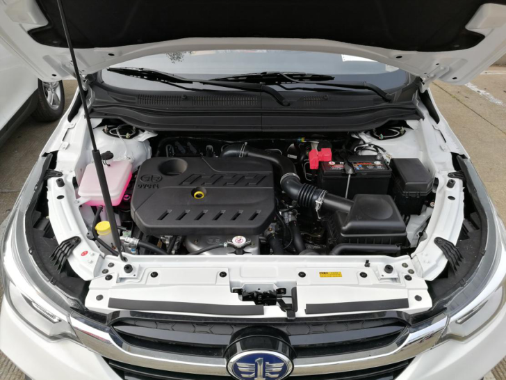 搭载丰田1.8L发动机+爱信6AT，SUV为何不考虑新骏派D60？