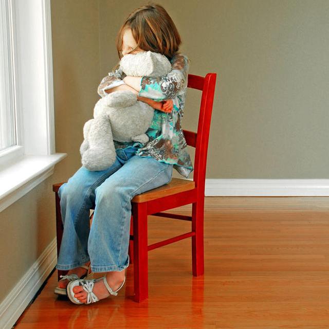 孩子上幼儿园后却不爱说话了,咋回事?