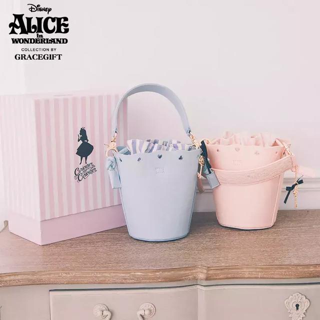 20岁左右的女生应该背什么包包?某宝最好看的