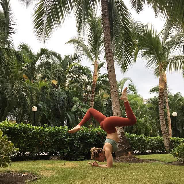 专治塌腰驼背、脖子前伸,7个动作改善不良体态