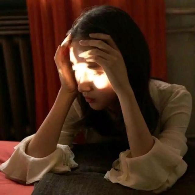 很火的唯美句子:前半生到处浪荡,后半生为你煲