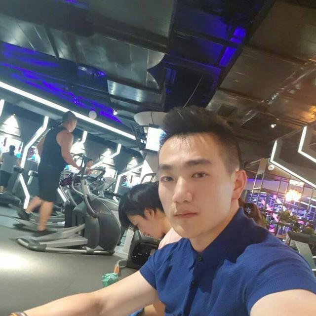 何捷私照秀恩爱!张馨予对婚后生活首次表态,不介意聚