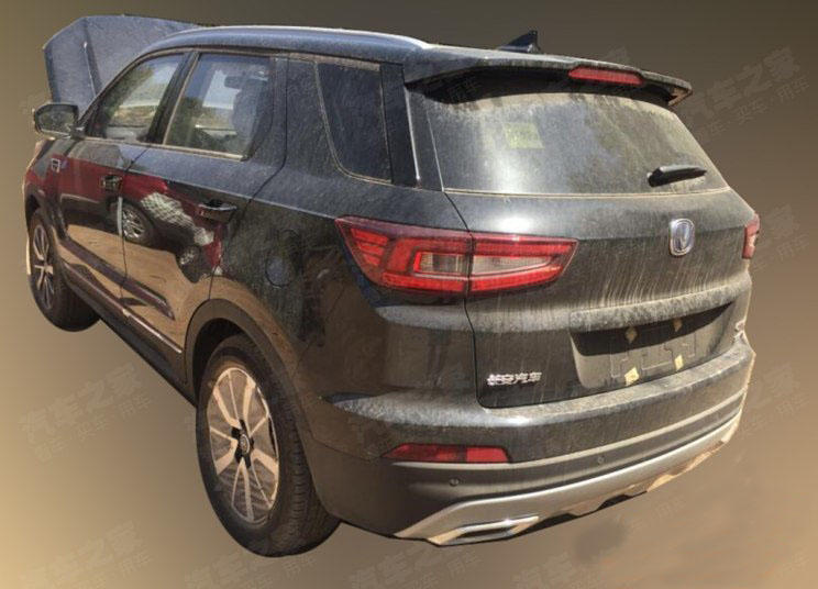 新CS55实车曝光,取消拼音车标颜值更时尚,配