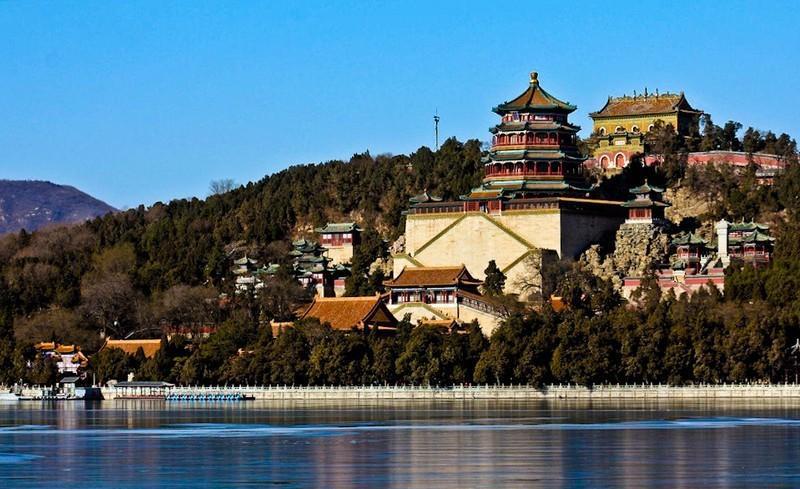 巨大的皇家园林和中国旅游景点颐和园朝的行宫!