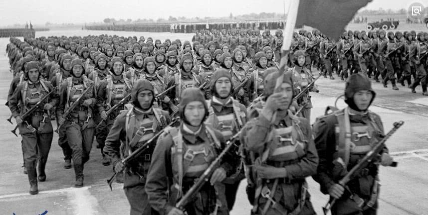 二战时期，日本的伞兵部队为何自相残杀?原因至今都不敢再提