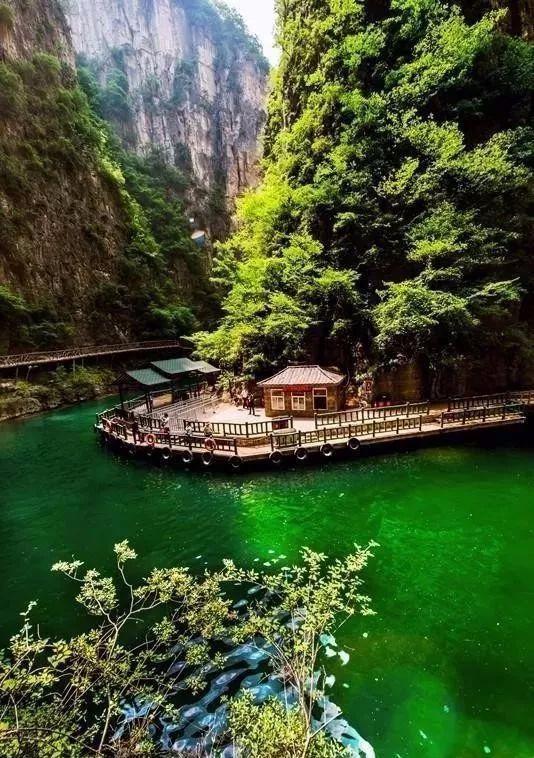 八泉峡旅游风景区是山西太行山大峡谷内风景最为壮美,内涵最为丰富