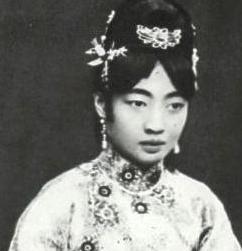 历史上最后一个太监揭秘宫中秘事, 皇后婉容睡