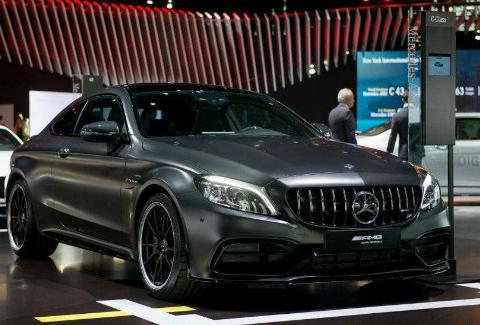 梅赛德斯，AMGS63轿跑车上市，外观比雷克萨斯更霸气，炫酷