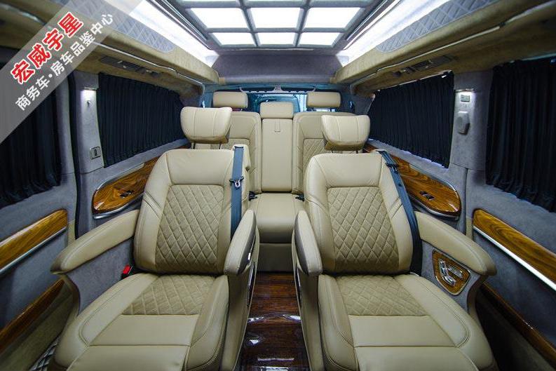 全新奔驰商务车辉耀版震撼来袭，诠释迈巴赫式的极致享受
