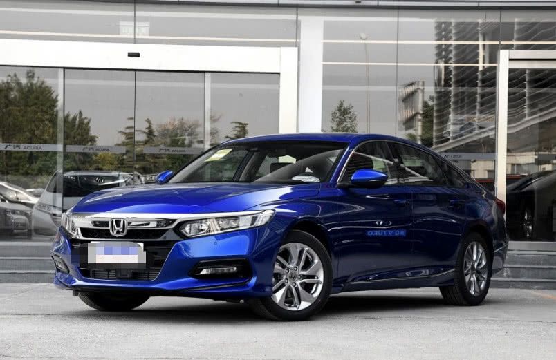 速递!新鲜的“20-30万三厢车“资讯全在这，看我就够了