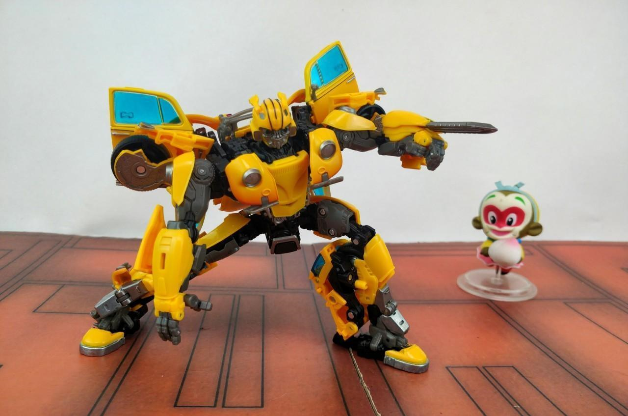 图文 变形金刚 MPM07 甲壳虫大黄蜂