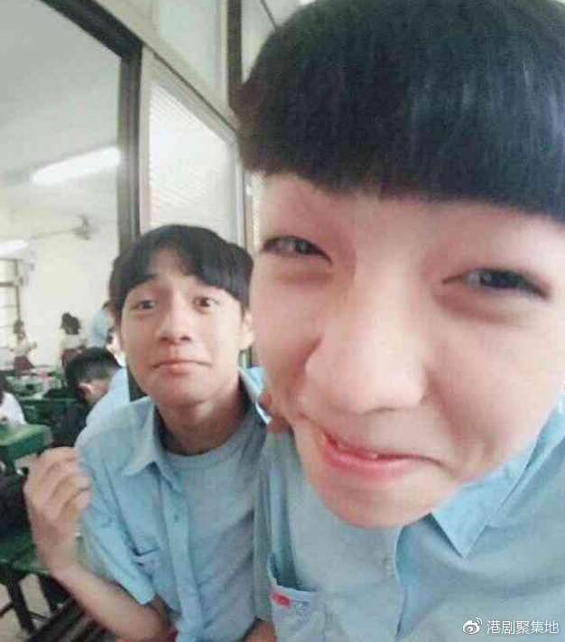 林彦俊工作室独立，丑照曝光，原来还是没有蔡徐坤的丑照霸气!