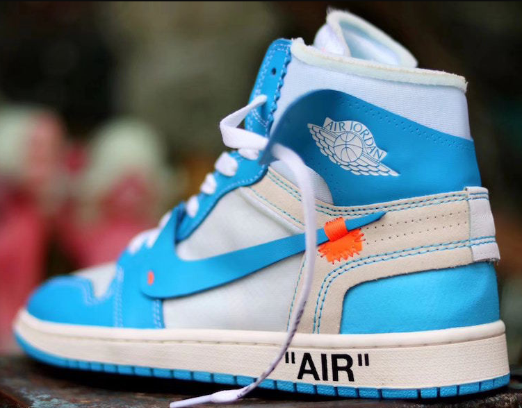 AJ1联名北卡蓝和小闪电你会选哪个?