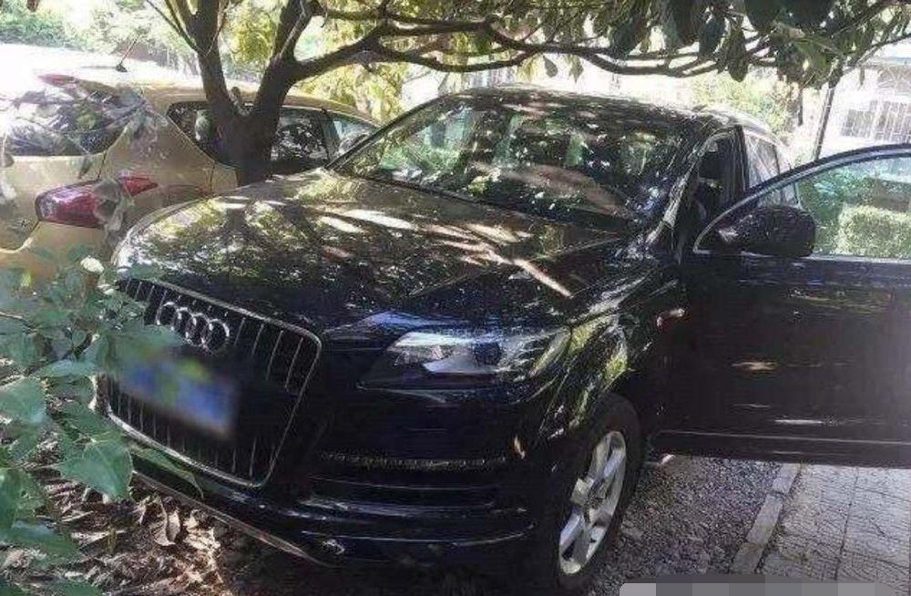 盗贼砸坏奥迪Q7车窗后留下一张字条, 车主看完后竟没报警