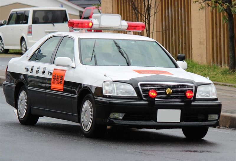 在日本开警车真是太幸福了,除了各种性能车还有情怀经典车!