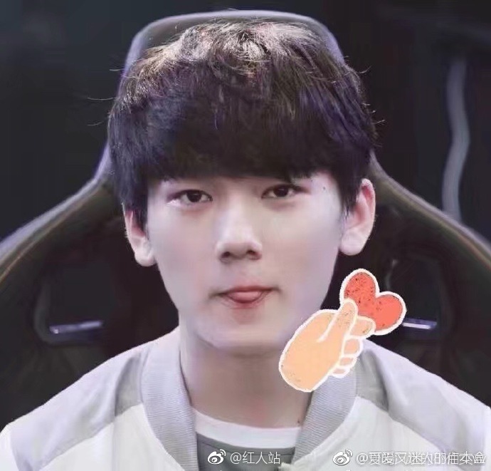 IG17岁冠军ADC阿水Jackeylove撞脸邢昭林?