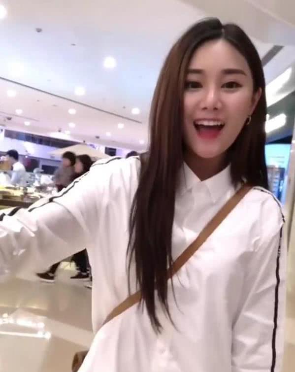 抖音张禾禾爆红,看到她的笑容之后,网友:想让她嫁自己