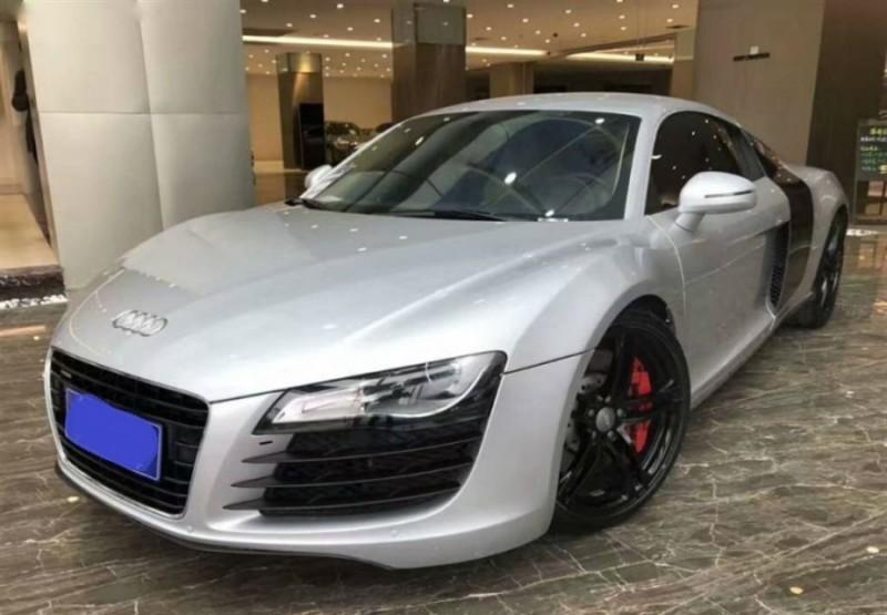 新车价250万的奥迪R8, 现在只要80万