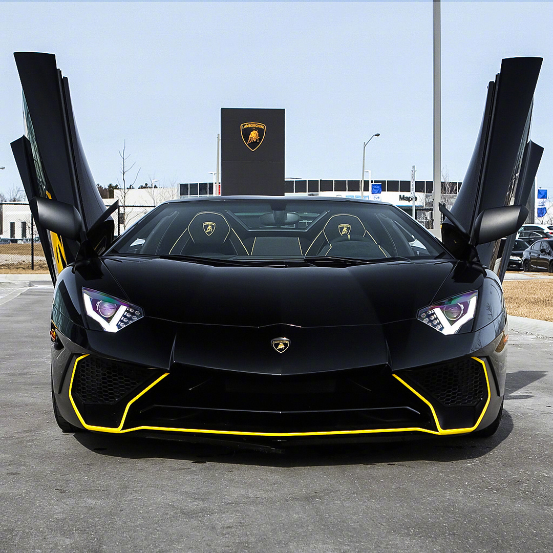 兰博基尼Aventador LP750-4 SV Roadster，一头黑色敞篷大牛！