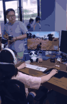 Gif动图：别以为坐过山车就没风险，什么车都有出事故的可能！