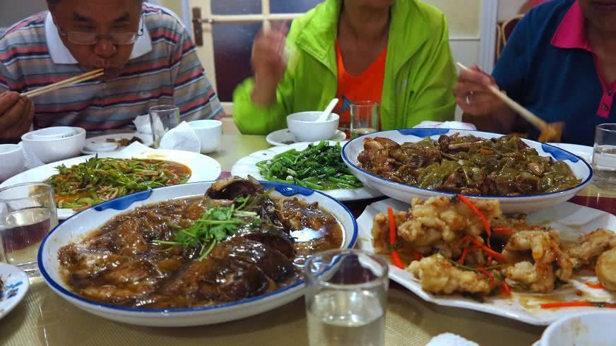 广东人的晚餐,湖南人的晚餐,东北人的晚餐 你最想吃谁家的?