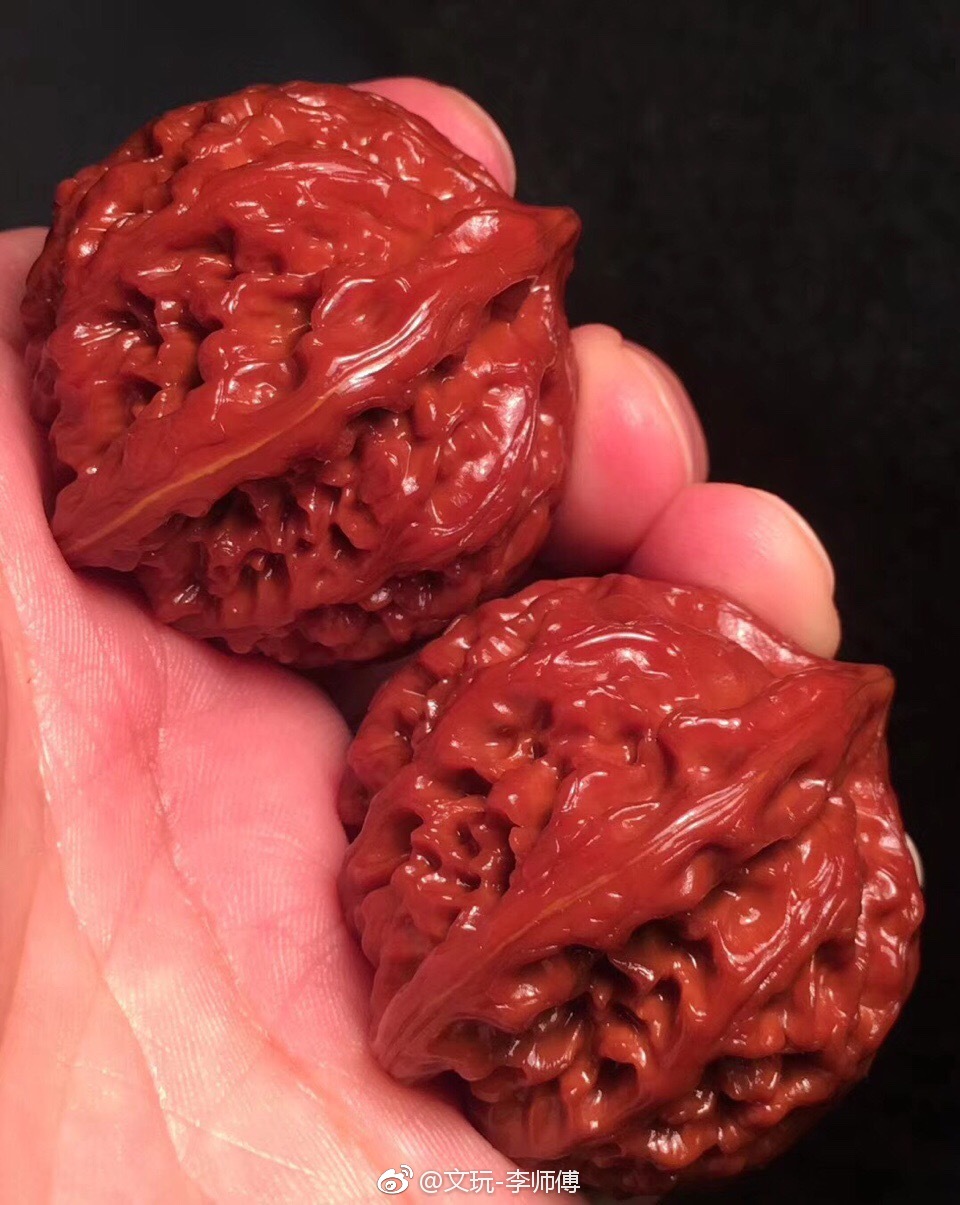 老朋友玩了4年多的一对野生宫灯狮子头.晶莹剔透.超级无敌!