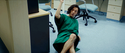 《悍城》雅痞珞珈化身暴徒混黑帮,制服诱惑美女医生撒狗粮