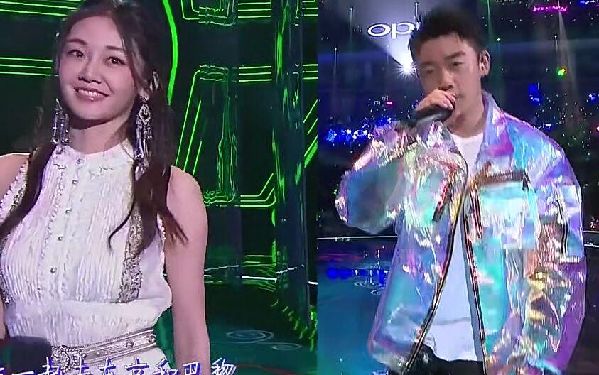 郑凯苗苗唱情歌,苗苗略显尴尬跟不上节奏,郑凯