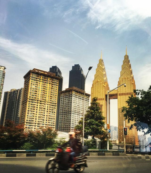 为什么是重庆成为了直辖市, 而不是四川其他市