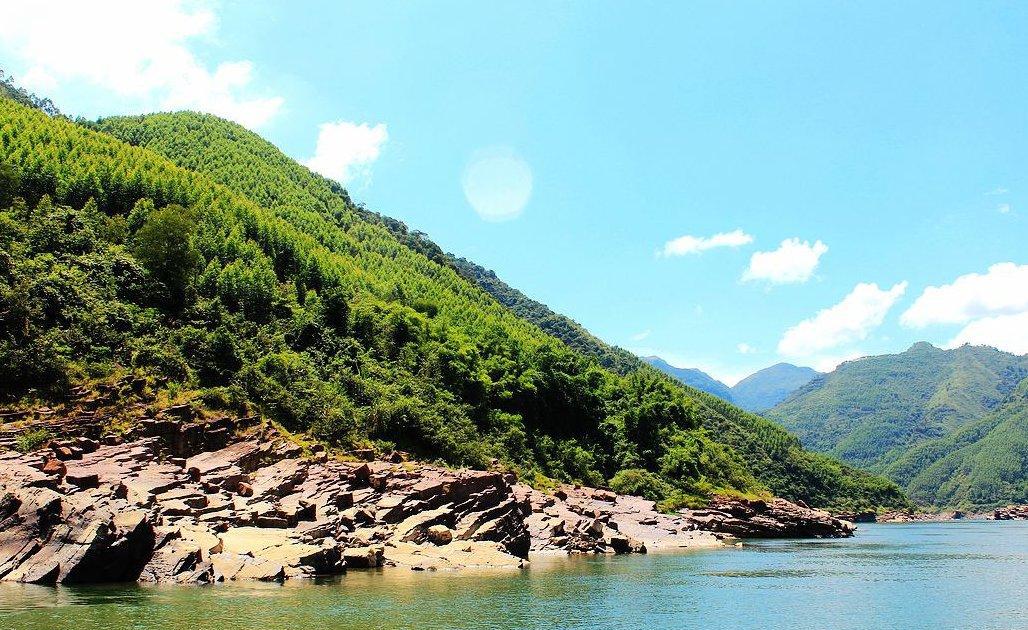 广西最傲娇的一个县级市, 不服地级市管辖