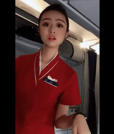 男子飞机遇到抖音空姐, 自己反被撩了, 网友: 羡