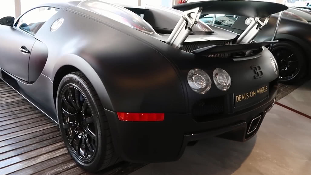 迪拜土豪去买布加迪,付款方式亮了,网友:能做个