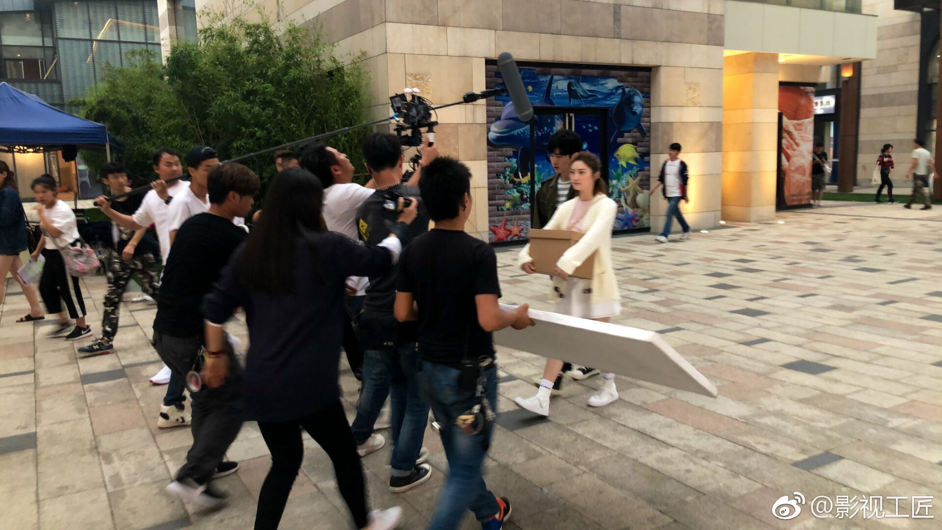 偶遇景甜陈晓,景甜陈晓新剧《一场遇见爱情的