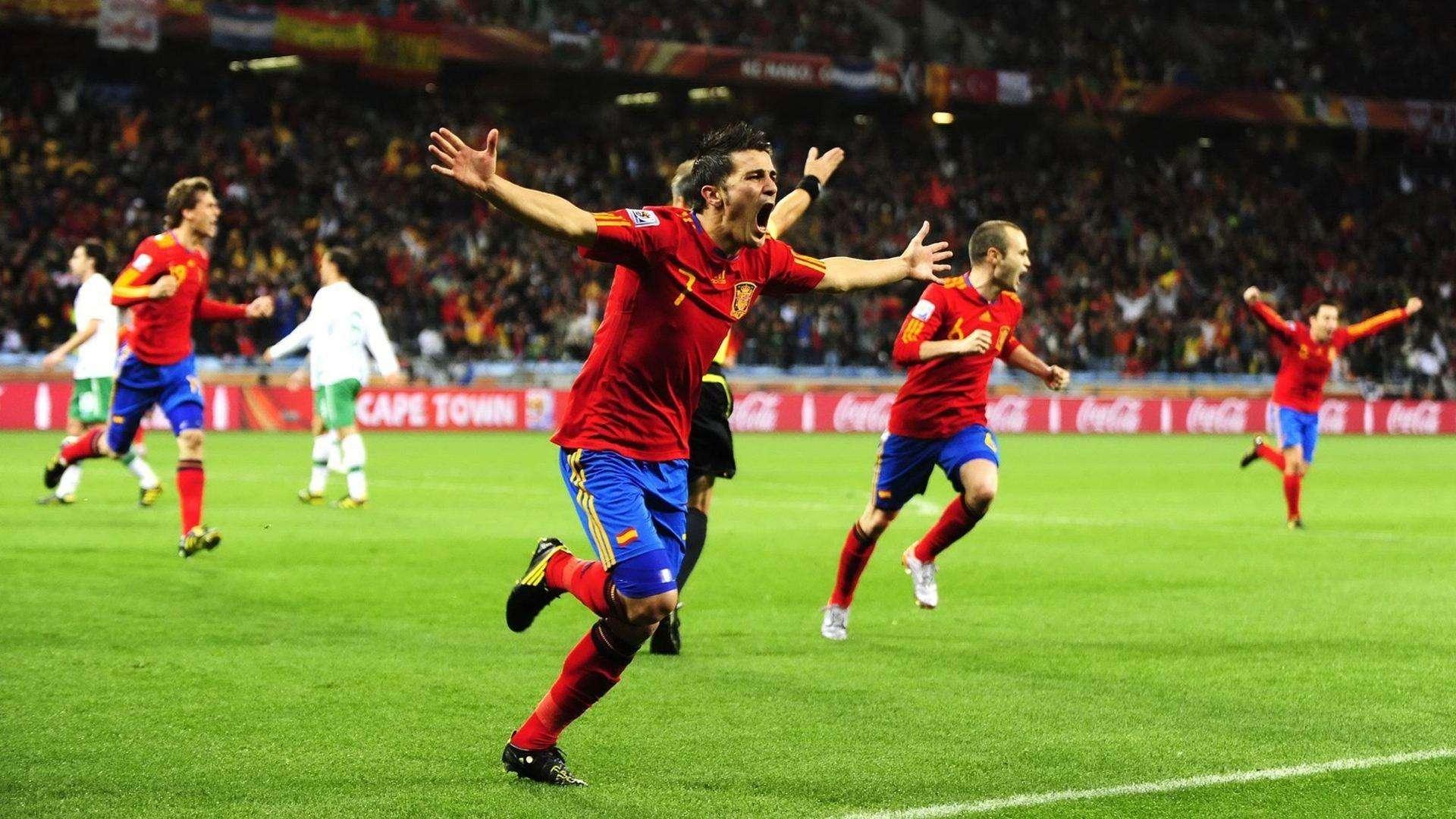 是真伤还是假摔?韩国队朴柱昊腿筋撕裂,为何用