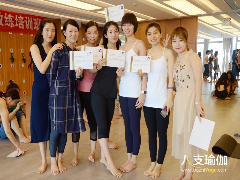 考瑜伽教练证多少钱?怎样考瑜伽教练资格证