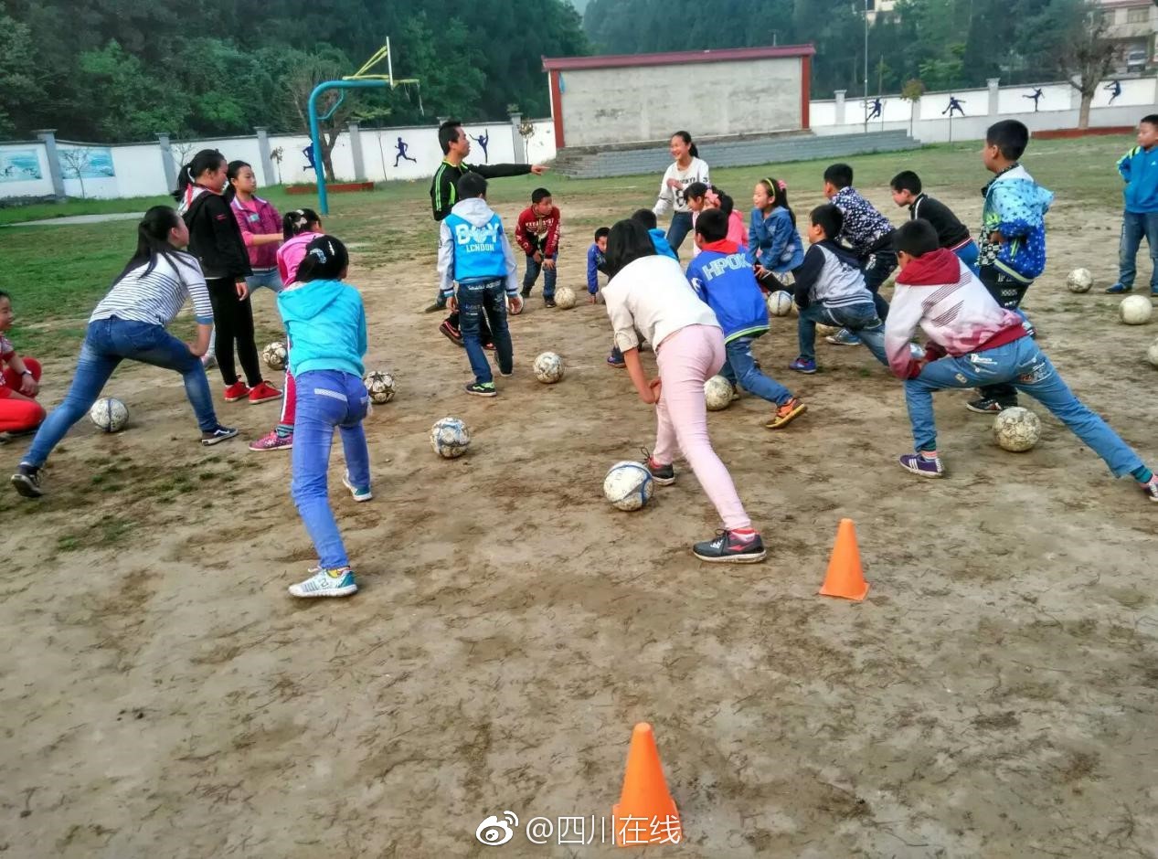 [广告]穷孩子才是中国足球的希望,贫困山区兼