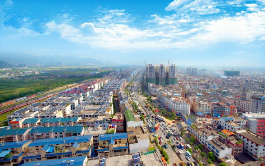 广西桂林离市区最近的县,拥有古东景区,还有高