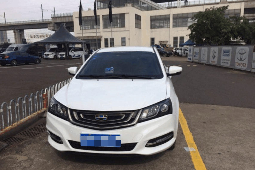 之前去定了五菱宏光, 偶然看到这车, 果断就去退钱买这车了